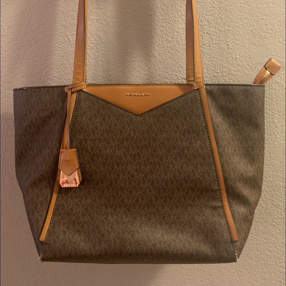 Michael Kors Whitney Acorns size Large